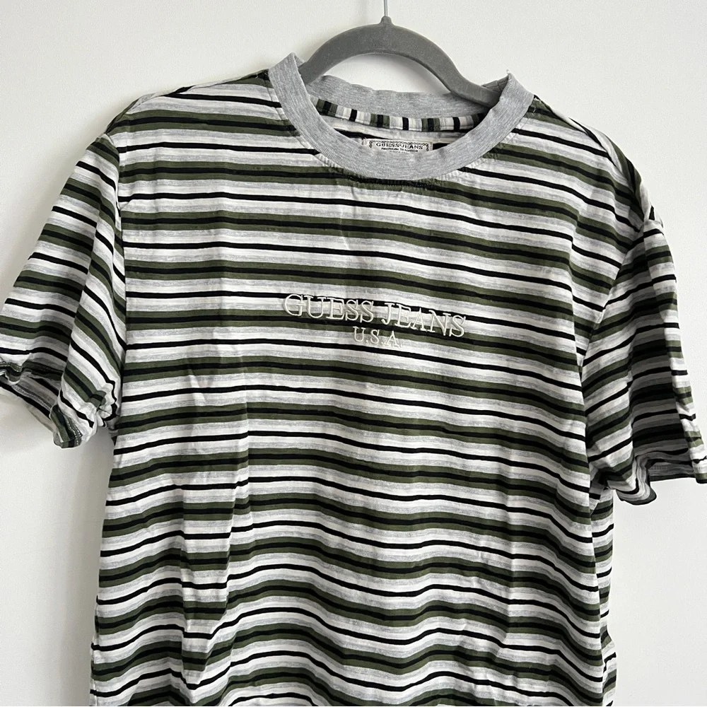 Vintage Guess Jeans USA Green Gray Stripe Logo T-Shirt Size S Y2K 90s Style - Picture 3 of 7